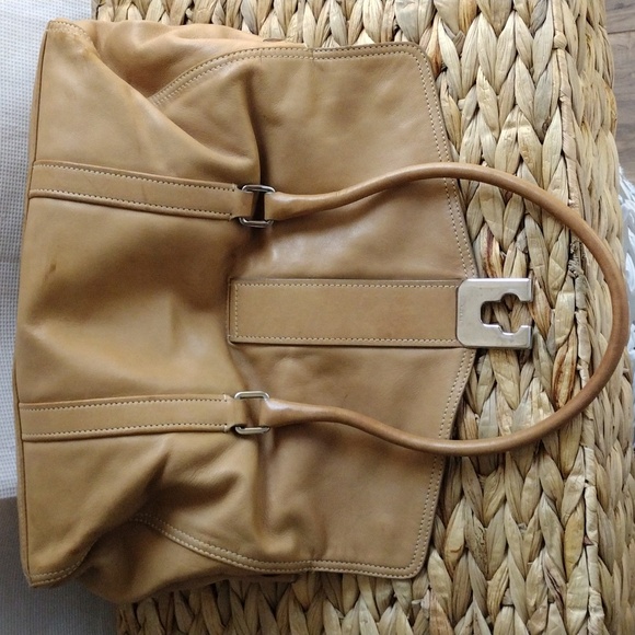 Prada Cuervo tan soft leather shoulder bag. - Picture 13 of 13